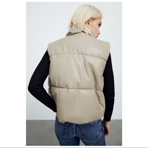 🏷️ SOLD • ZARA • Faux Leather Puffer Vest in Gray Marl • Medium - Picture 2 of 13